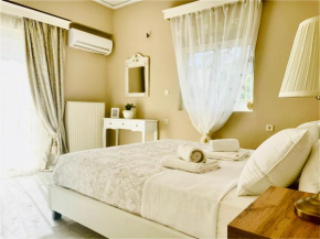 Christina_Apt